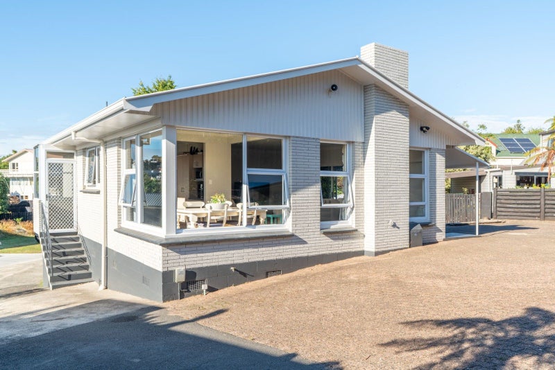 19 Seifert Street, Forest Lake, Hamilton, Waikato - Carousel 1