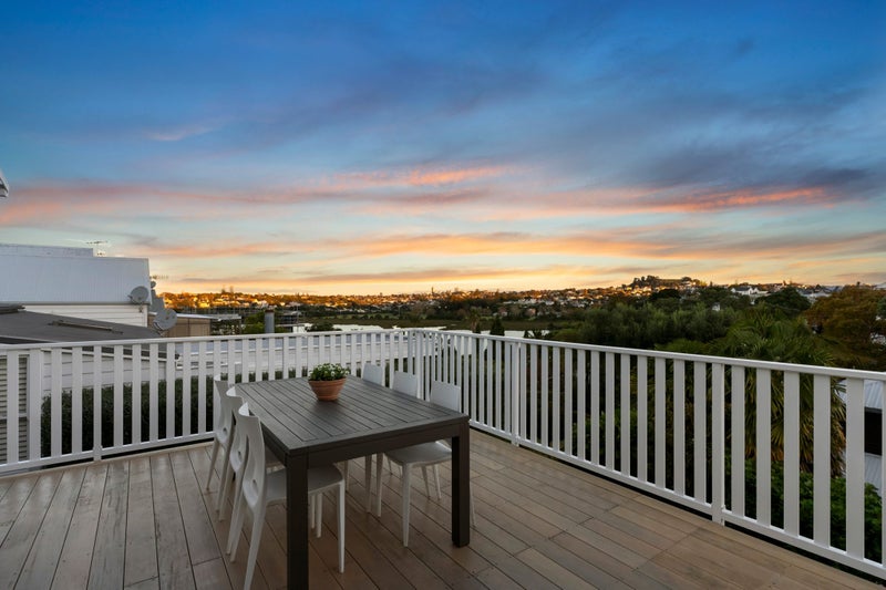 11 Logan Terrace, Parnell, Auckland - Carousel 2