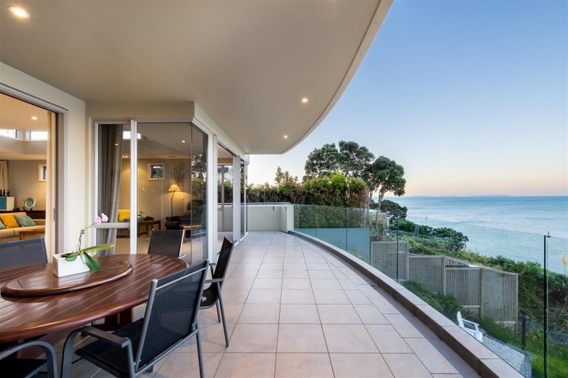 52 Seacliffe Avenue, Belmont, Auckland - Carousel 2