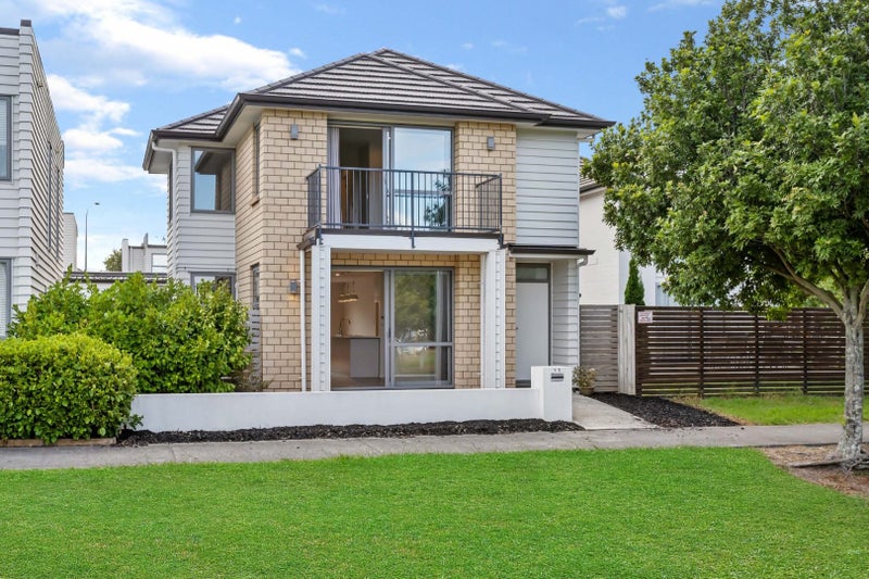 17 Phar Lap Crescent, Takanini, Auckland - Carousel 1