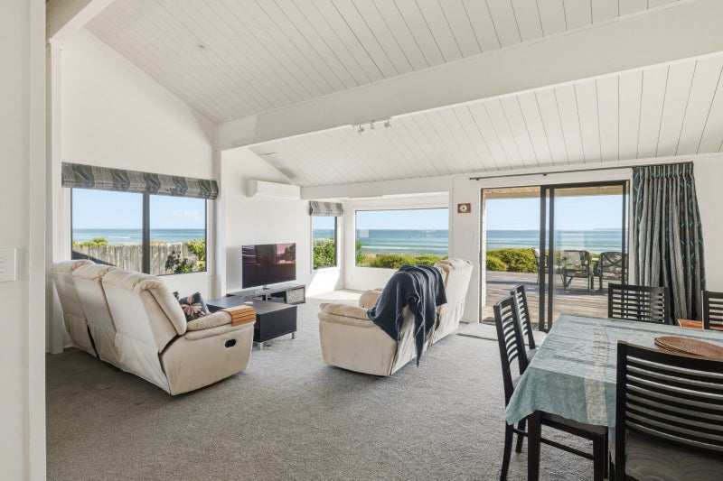 31 Karewa Parade, Papamoa Beach, Papamoa - Carousel 2