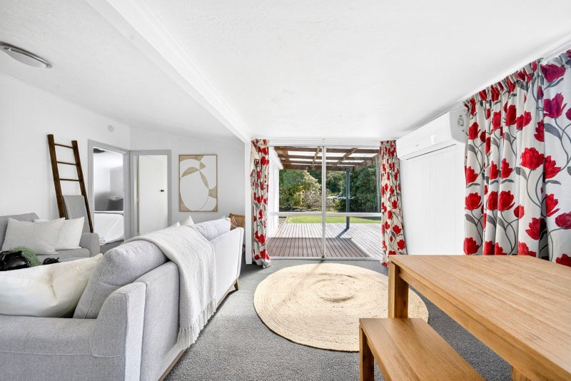 1 Kempton Street, Greytown - Carousel 2