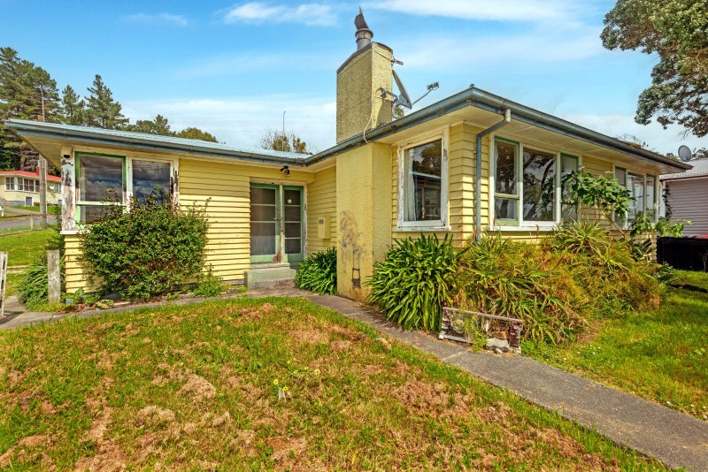 61 Cambridge Terrace, Kaiti, Gisborne - Carousel 1