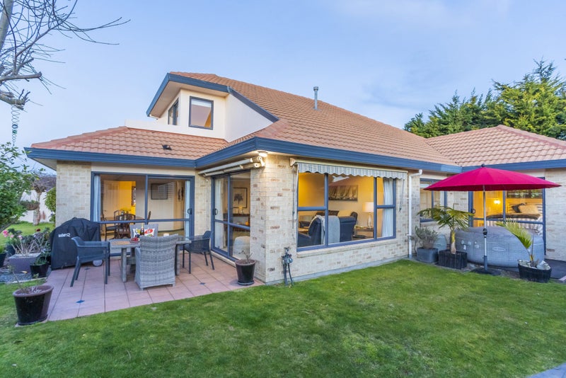 30 Bearing West Court, Paraparaumu - Carousel 1