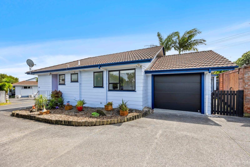 1/77 Santiago Crescent, Unsworth Heights, Auckland - Carousel 1