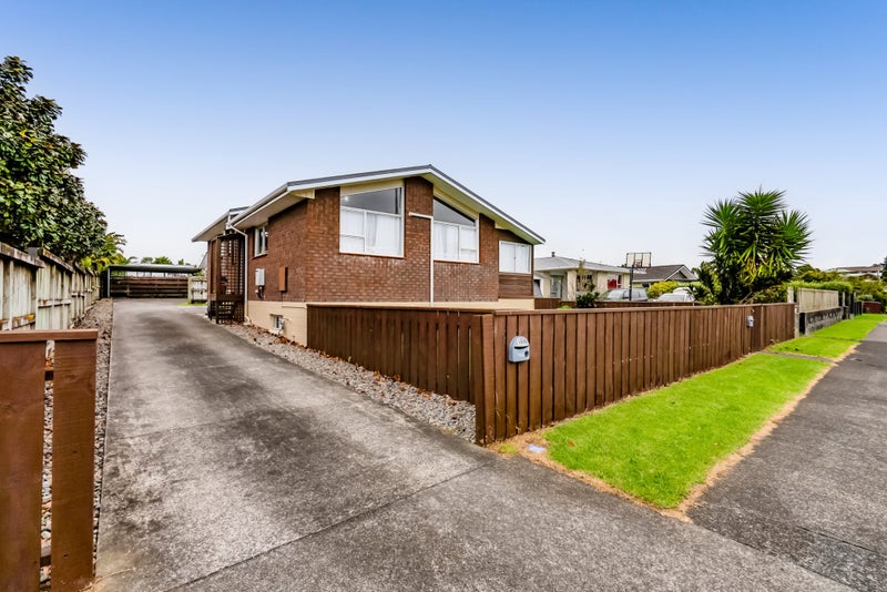 180 Parklands Avenue, Bell Block, New Plymouth - Carousel 1