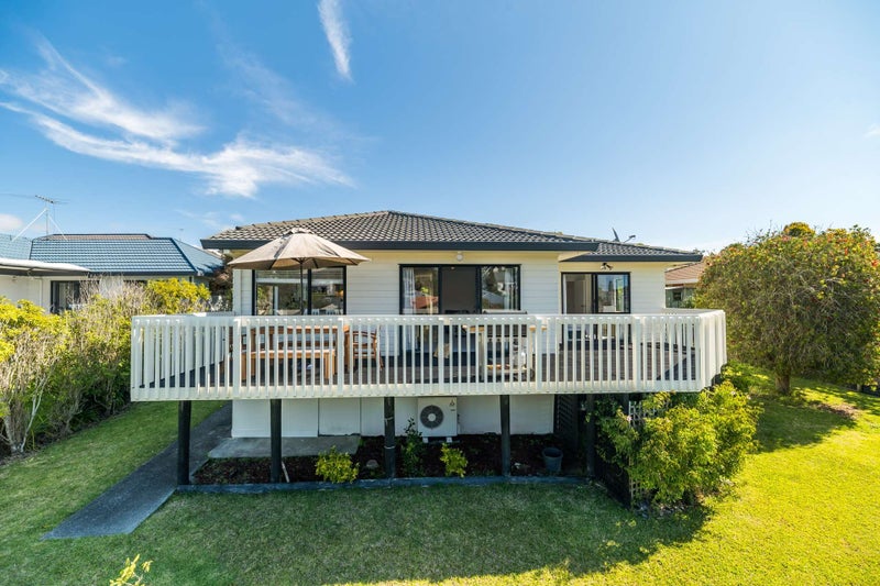 51 Charlotte Street, Stanmore Bay, Whangaparaoa - Carousel 1