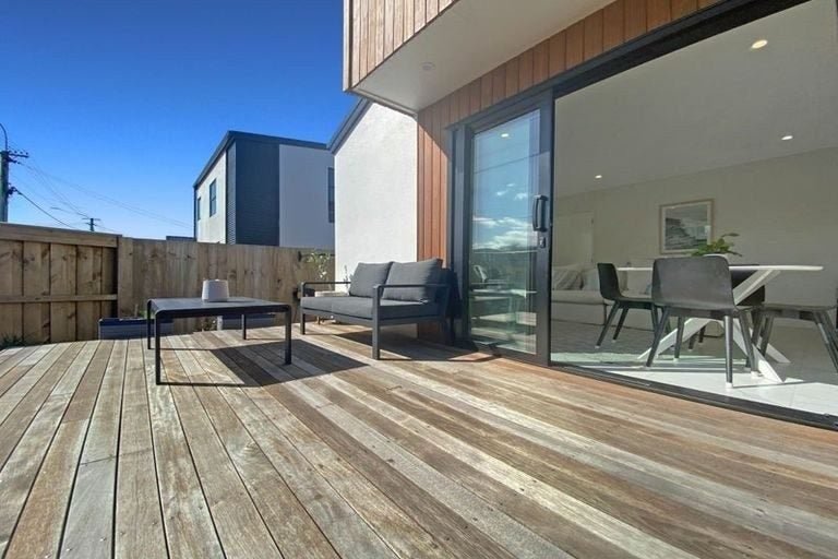 1/124 Milton Street, Somerfield, Christchurch - Carousel 20
