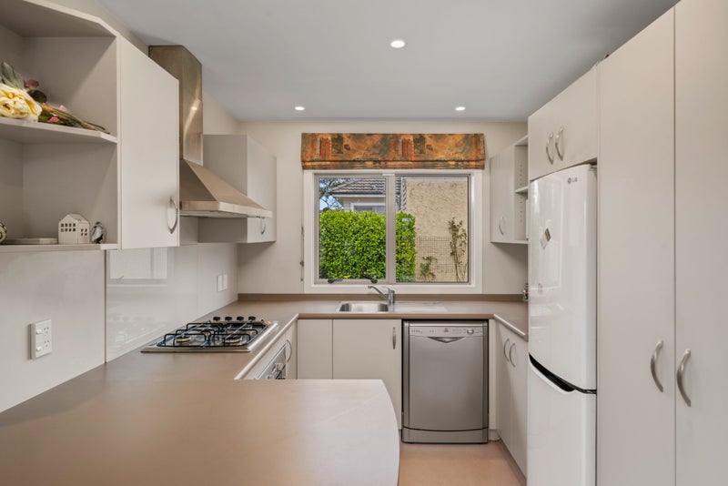 4A Mana Avenue, Titahi Bay, Porirua - Carousel 2