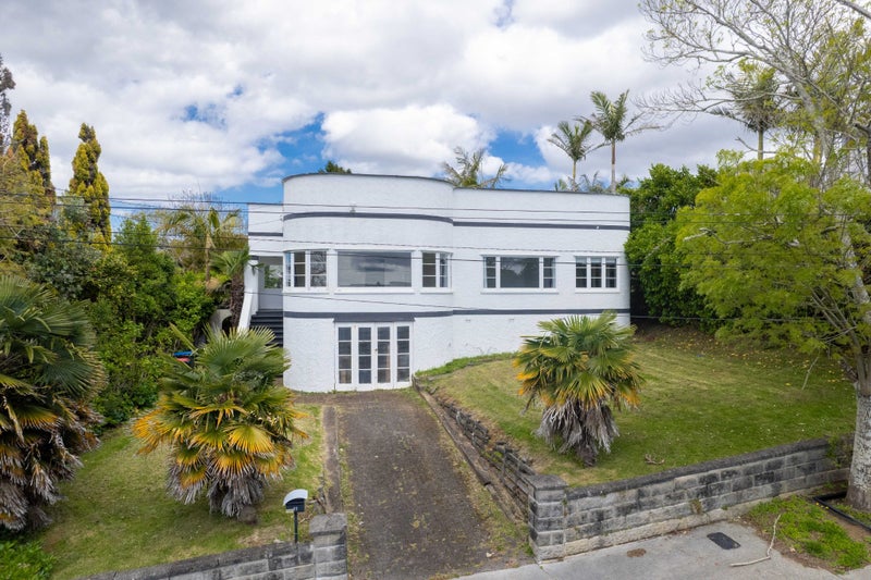 11 Otahuri Crescent, Greenlane, Auckland - Carousel 1