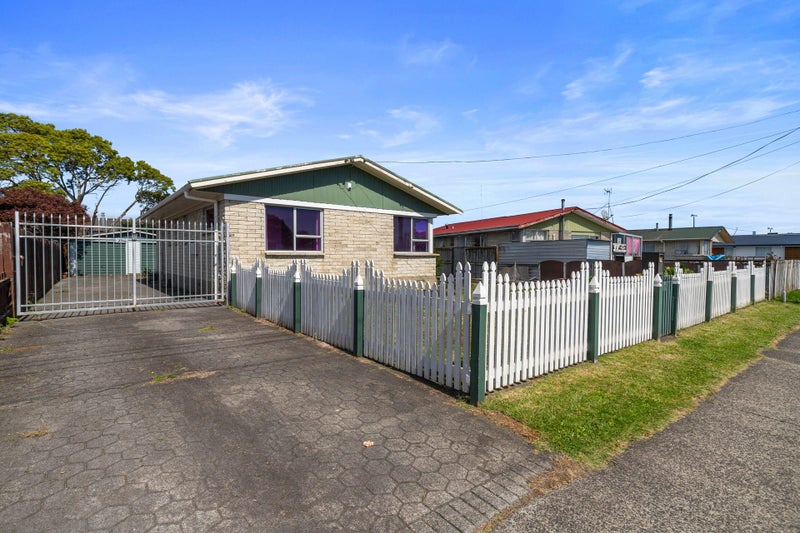 99 Grandview Road, Nawton, Hamilton - Carousel 1