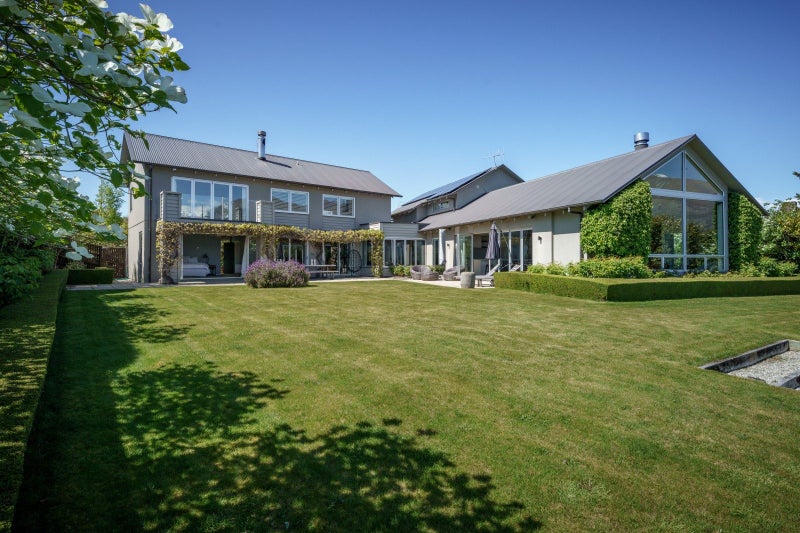 1 Briar Bank Drive, Wanaka - Carousel 2