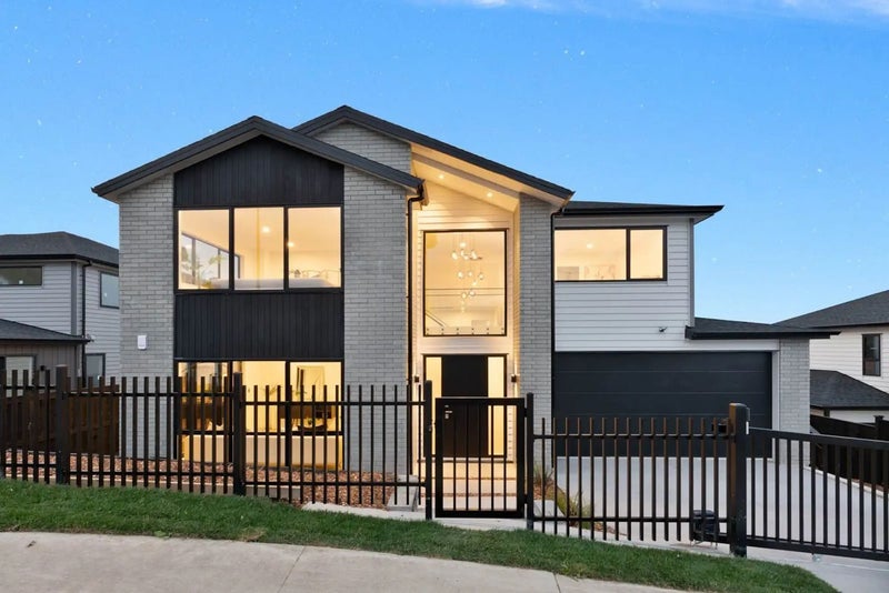 4 Lumber Rise, Swanson, Auckland - Carousel 1