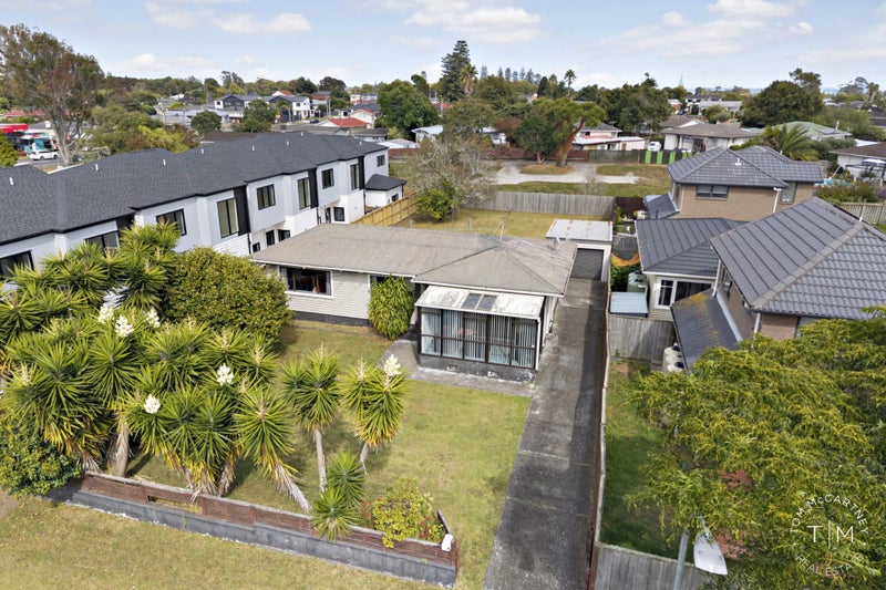 4 McKean Avenue, Manurewa, Auckland - Carousel 1