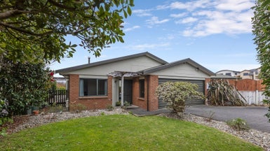 8 Whalers Rise, Whalers Gate, New Plymouth - Carousel 1