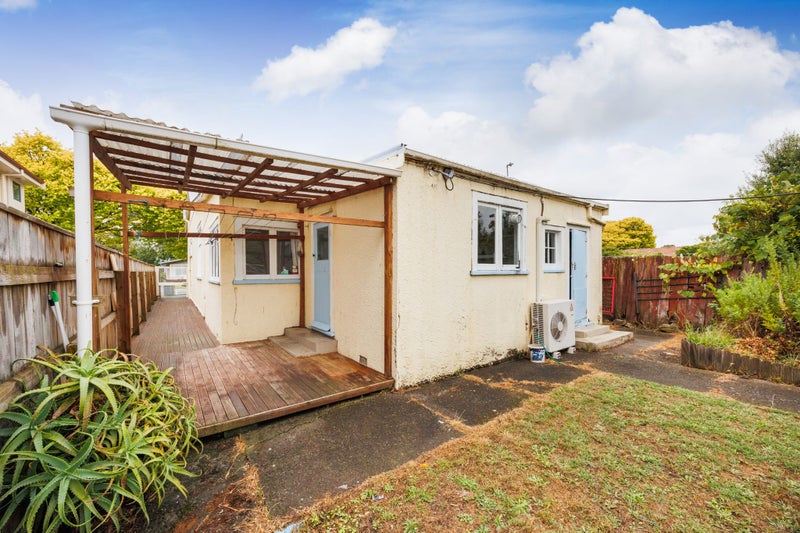8 Ranfurly Street, Hokowhitu, Palmerston North - Carousel 2