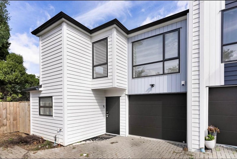 10F George Street, Mangere East, Auckland - Carousel 1