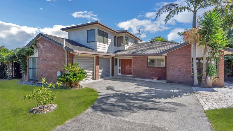 13 Reynard Terrace, Conifer Grove, Takanini - Carousel 1