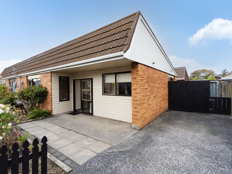 33B Thorn Street, Caversham, Dunedin - Carousel 1