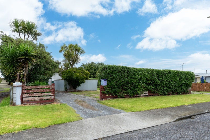 33 Kiharoa Street, Otaki Beach, Otaki - Carousel 2