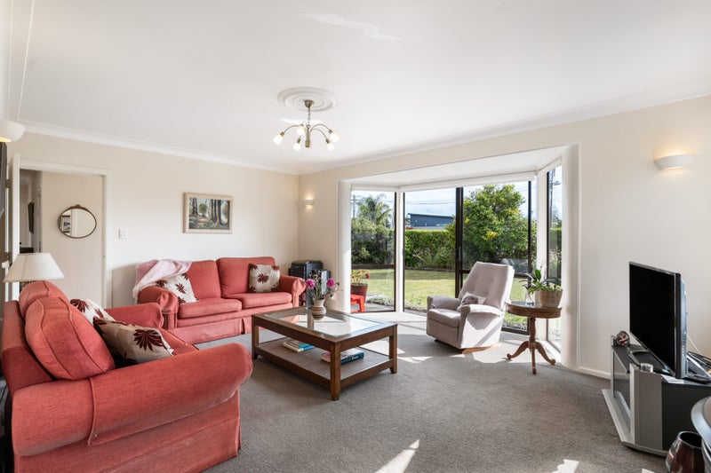 53 Beach Road, Mellons Bay, Auckland - Carousel 2