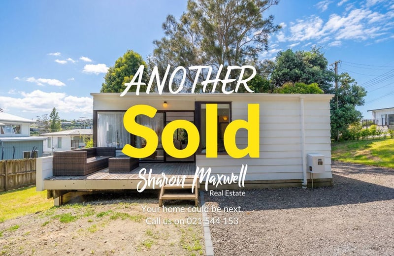 10 Rata Road, Stanmore Bay, Whangaparaoa - Carousel 1