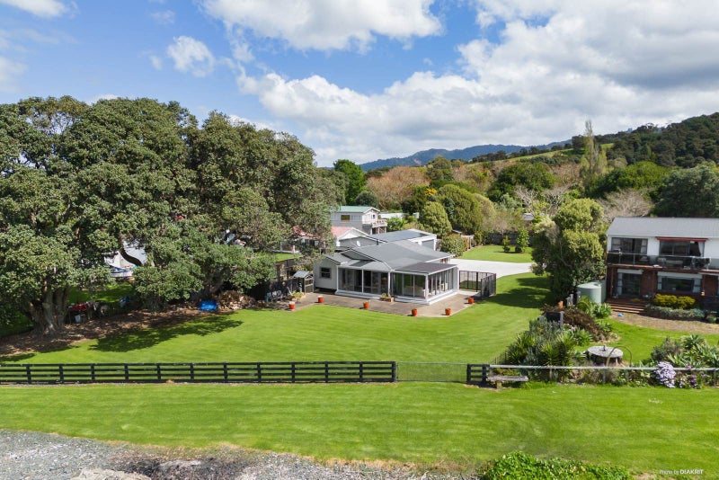 1804 East Coast Road, WHAKATIWAI, MIRANDA - Carousel 2