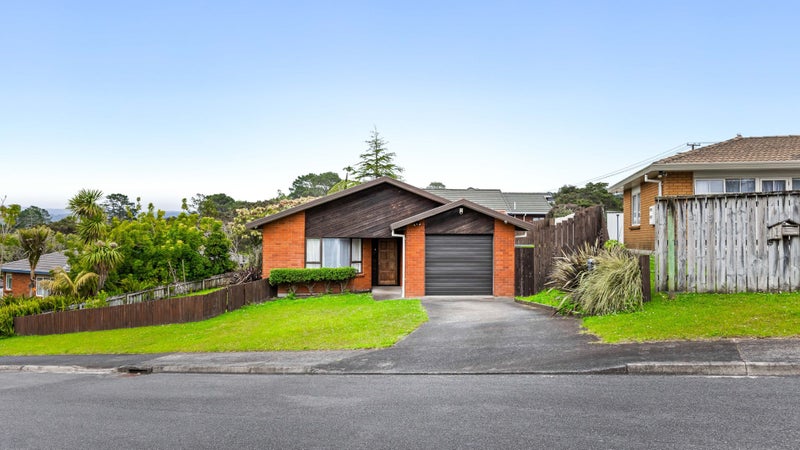3 Jacinta Grove, Swanson, Auckland - Carousel 1