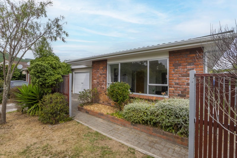 17A Andrew Street, Waikanae - Carousel 1