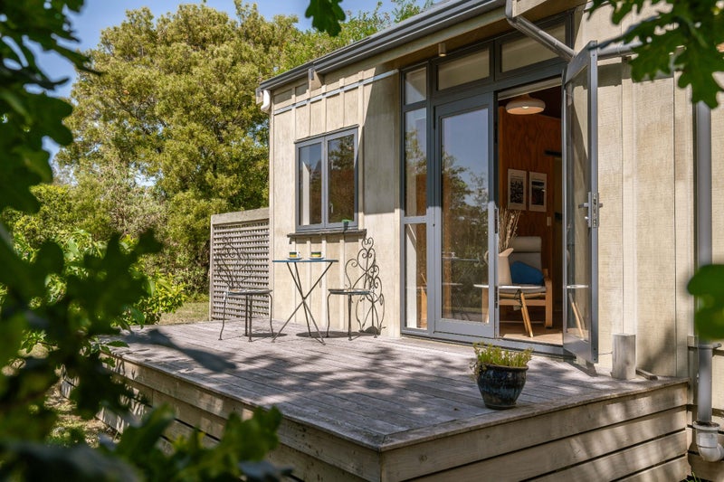 8 Hawkins Drive, Martinborough, Martinborough - Carousel 2