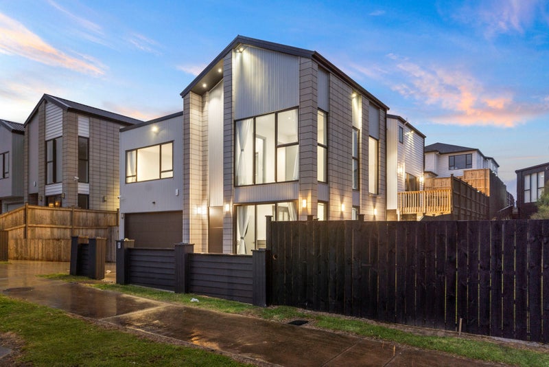 14 Greenstead Close, Flat Bush, Auckland - Carousel 1