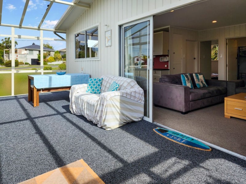 3 Violet Street, Riverton - Carousel 2