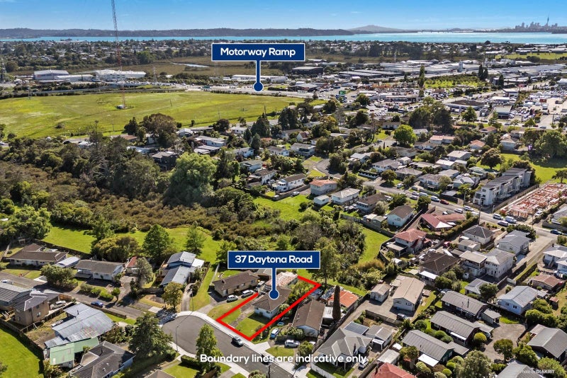 37 Daytona Road, Henderson, Auckland - Carousel 13