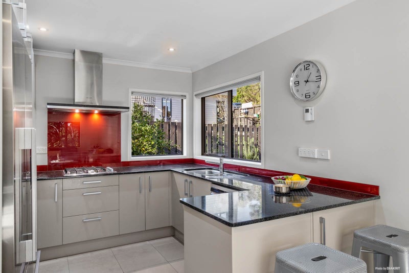 37C Bernard Magnus Lane, Greenhithe, Auckland - Carousel 2