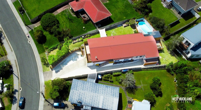 24 Sherwood Avenue, Te Atatu South, Auckland - Carousel 2