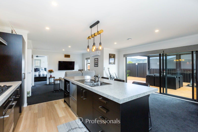 34 Filmer Crescent, Wallaceville, Upper Hutt - Carousel 1