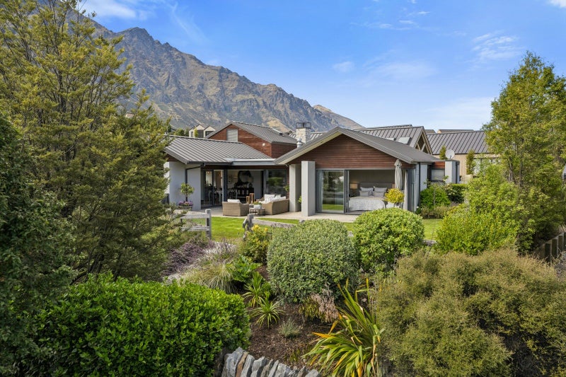 2 Aberdare Court, Jacks Point, Queenstown-Lakes, Otago - Carousel 2
