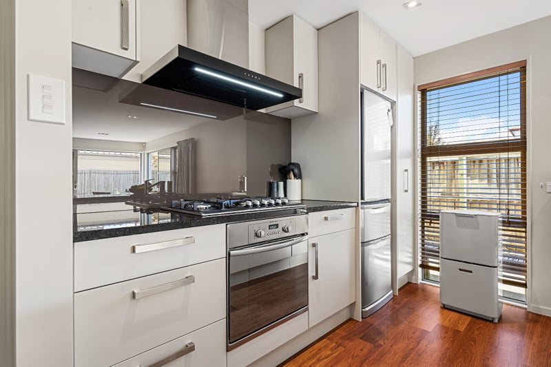 4 Elderwood Lane, Edgeware, Christchurch - Carousel 2