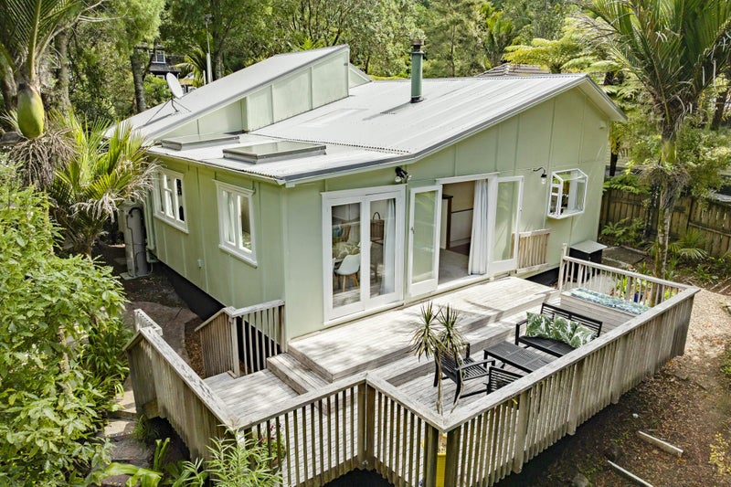 56 Sylvan Valley Avenue, Titirangi, Auckland - Carousel 1