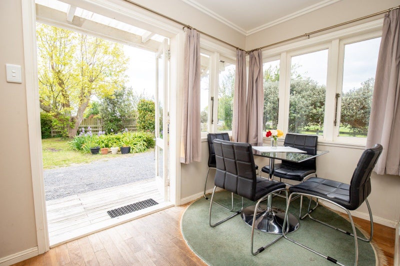 898 State Highway 25, Thames - Carousel 2