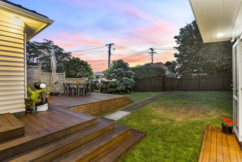 6 Lorraine Avenue, Mount Albert, Auckland - Carousel 2