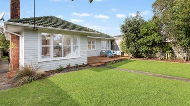 785 Te Atatu Road, Te Atatu Peninsula, Auckland - Carousel 1