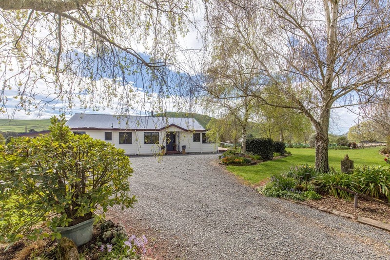 425 Te Kura Road, Otane, Otane - Carousel 1