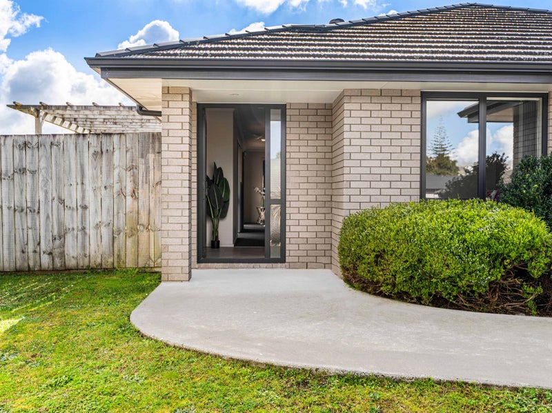 12 Patu Way, Patumahoe, Pukekohe - Carousel 1
