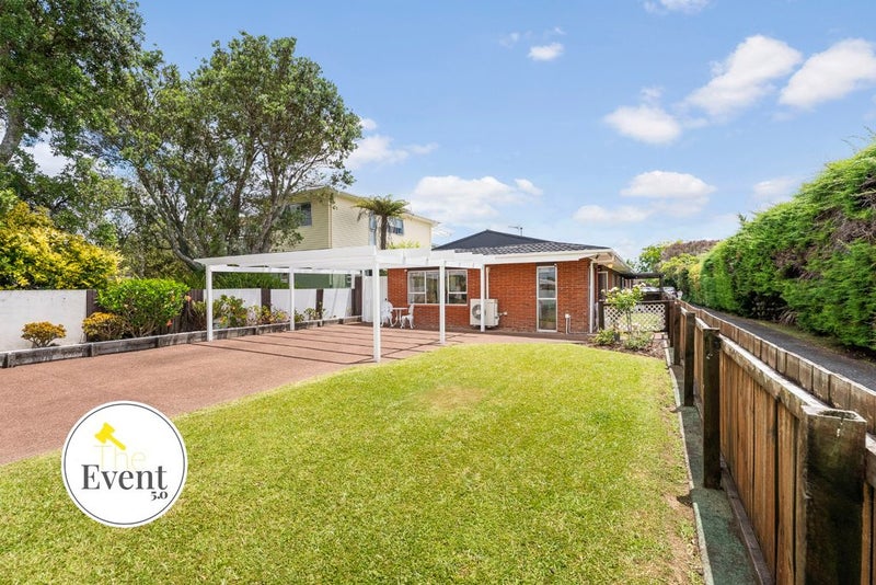 1/5 Teal Crescent, Beach Haven, Auckland - Carousel 1