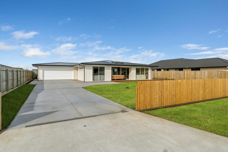 7 Pukatea Street, Hawera - Carousel 1