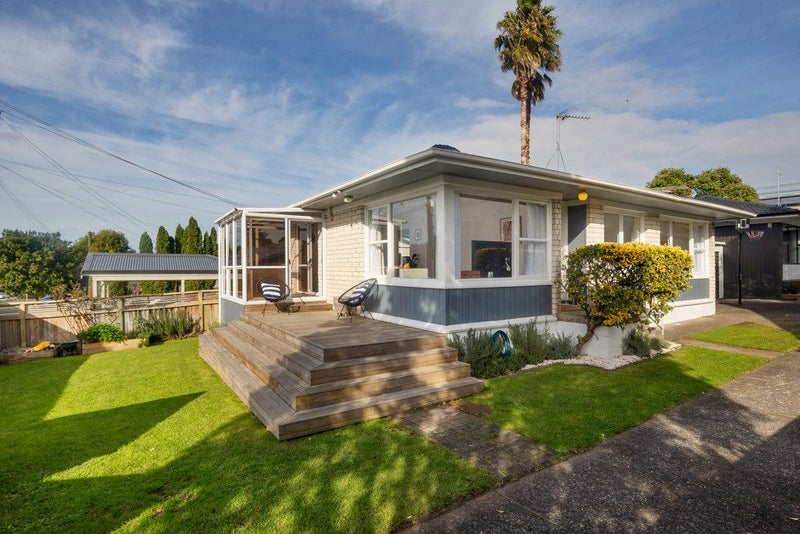 1/6 Vinter Terrace, Mount Albert, Auckland - Carousel 1