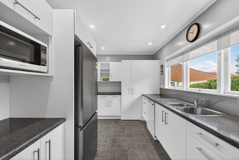 98 Eban Avenue, Hillcrest, Auckland - Carousel 2