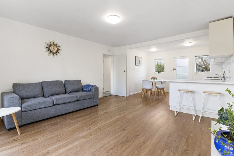 4/30 Don Croot Street, Morningside, Auckland - Carousel 2
