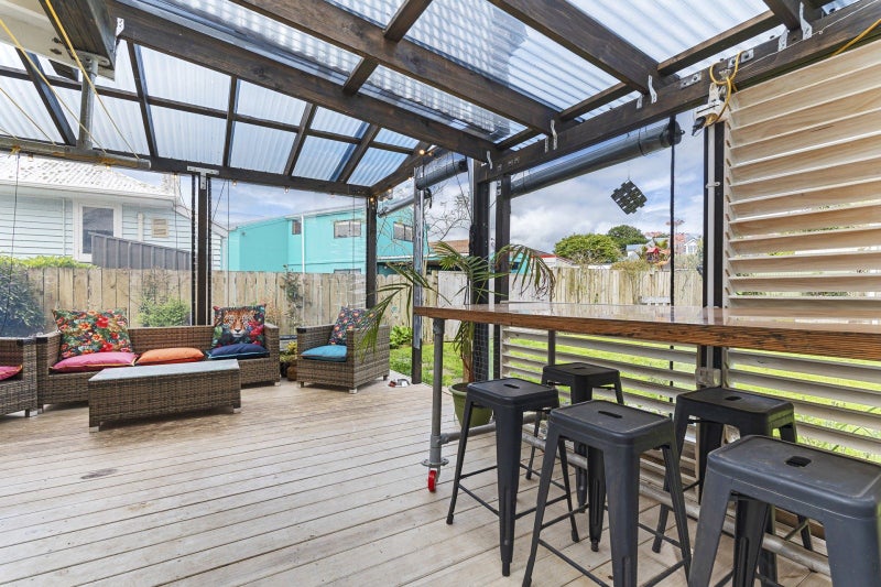 5 Huatoki Street, Vogeltown, New Plymouth - Carousel 2